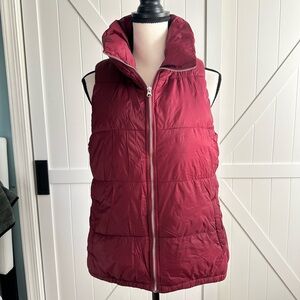 EUC Old Navy Puffer Vest Burgundy Size Small